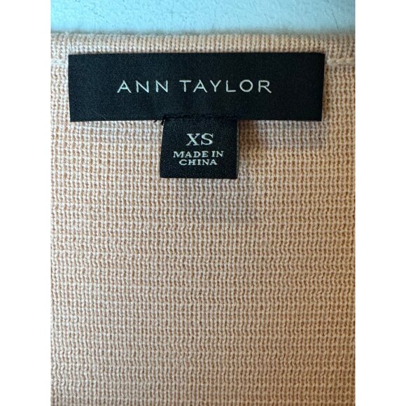 Ann Taylor Sweater Women XS Pink Wool Blend Jeweled Neckline Pullover Preppy - Picture 6 of 9
